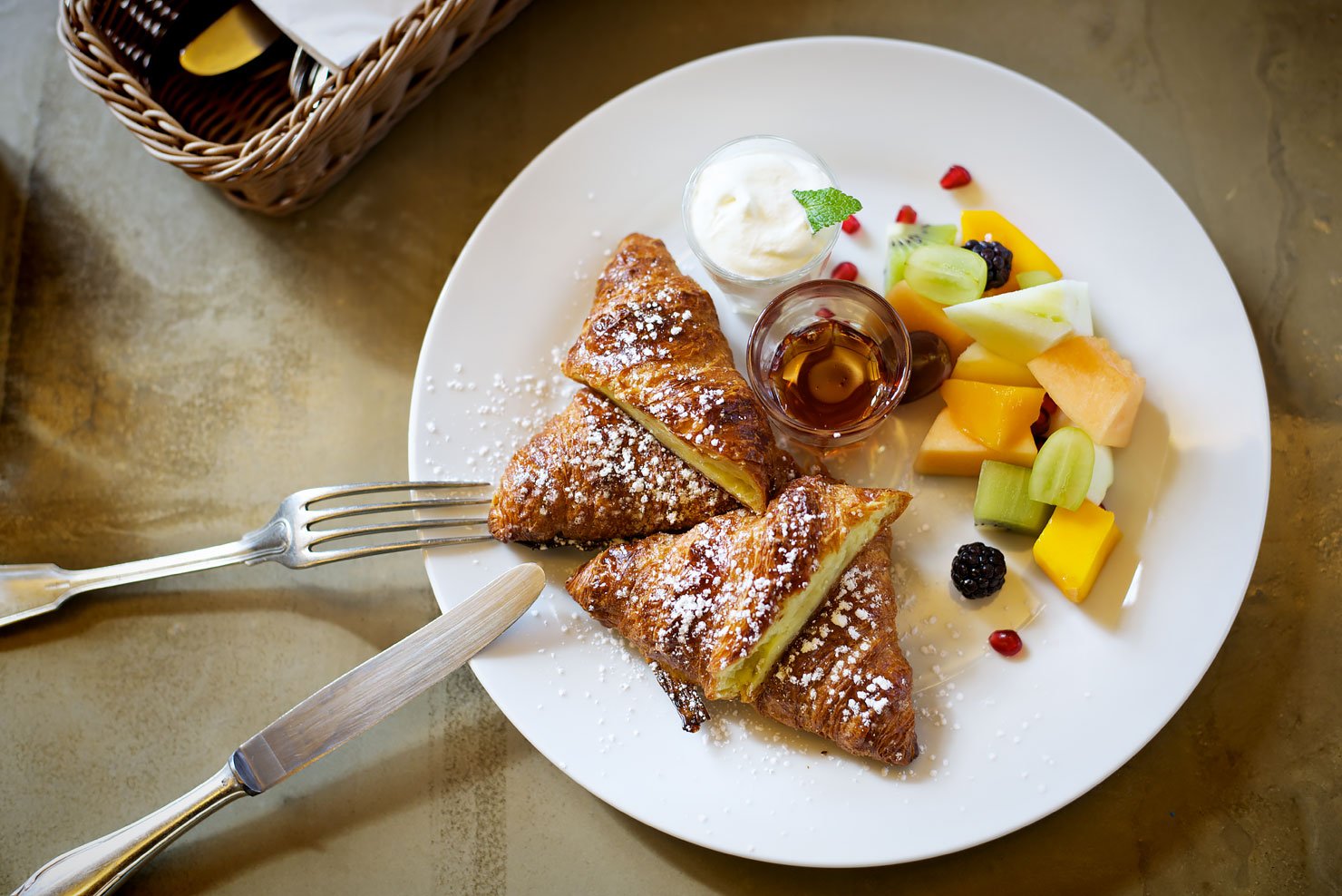 Best brunch in berlin croissant french toast at house of small wonder